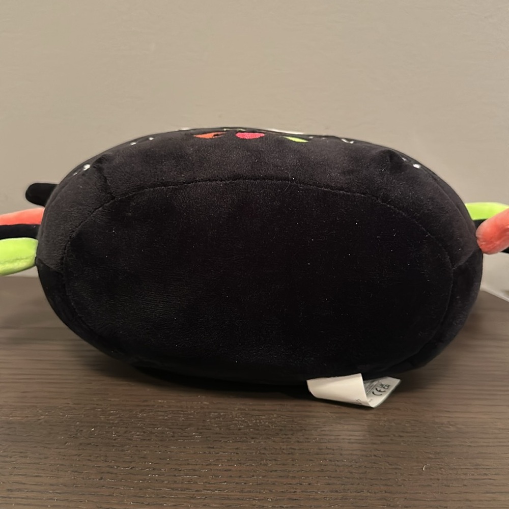 Squishmallows Gjemail the Spider (Day of the Dead) - Picture 4 of 10